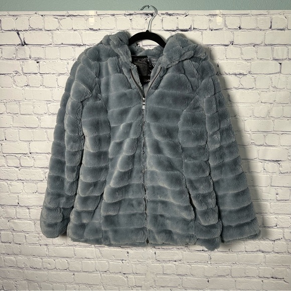 Steve Madden Jackets & Blazers - Steve Madden Plush Hooded Teddy Jacket in Slate Gray